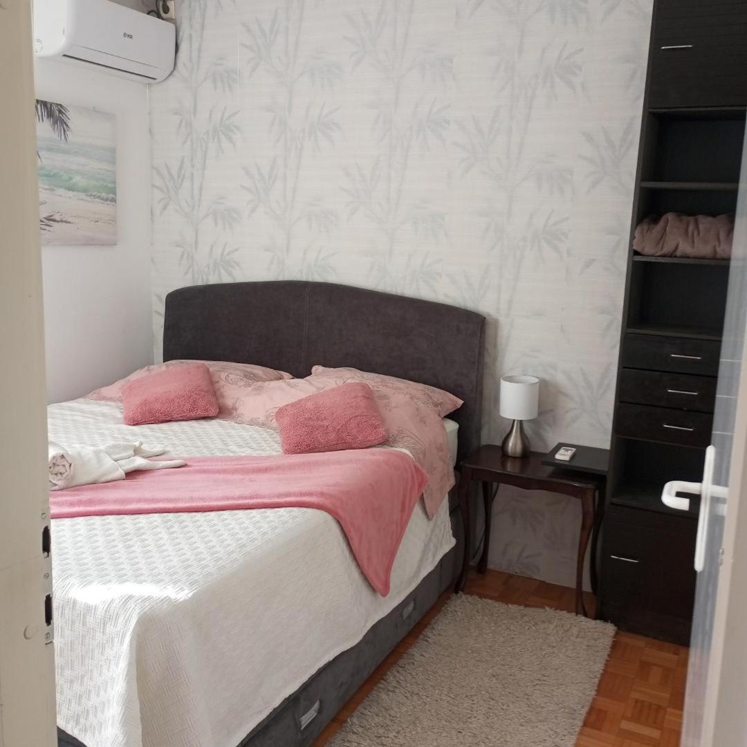 Apartment Mrc Bezanija ภายนอก รูปภาพ